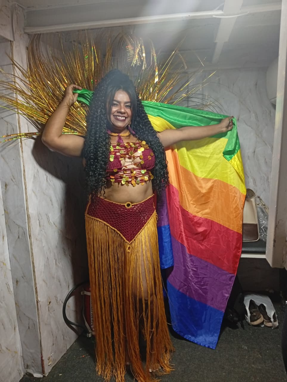 Artesanato de Jacobina ganha destaque no trio elétrico em figurino exclusivo para Vânia Elky