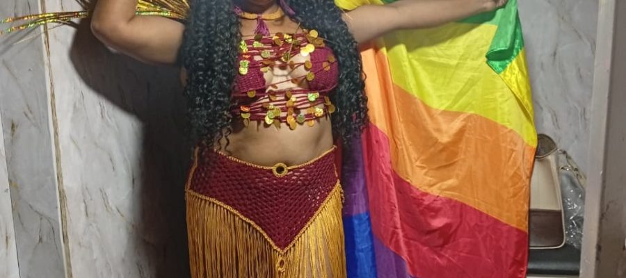 Artesanato de Jacobina ganha destaque no trio elétrico em figurino exclusivo para Vânia Elky